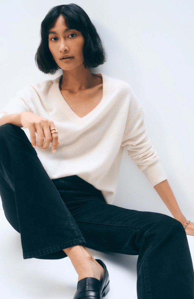 CASHMERE V NECK SWEATER in SOFT WHITE-WHITE & WARREN-FLOW BY NICOLE CANADA