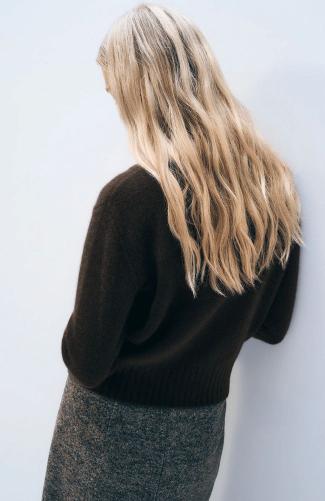 CASHMERE FEATHERWEIGHT TURTLENECK in DARK UMBER-WHITE and WARREN-FLOW by nicole