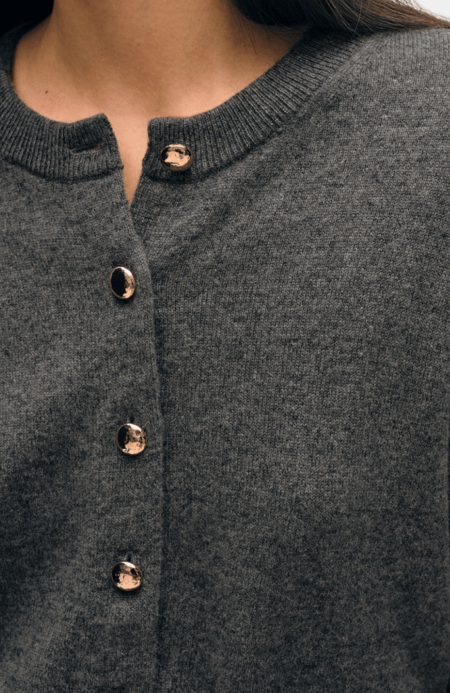 CASHMERE GOLD BUTTON CARDIGAN GRAPHITE HEATHER-WHITE + WARREN-FLOW by nicole