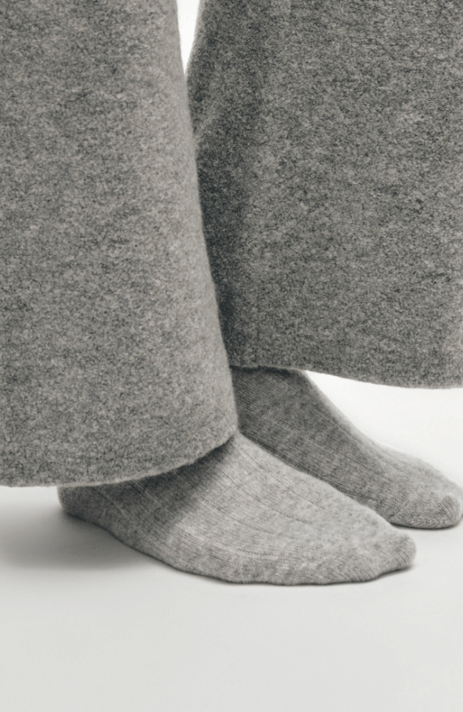 CASHMERE RIBBED SOCKS GREY HEATHER-WHITE + WARREN-FLOW by nicole