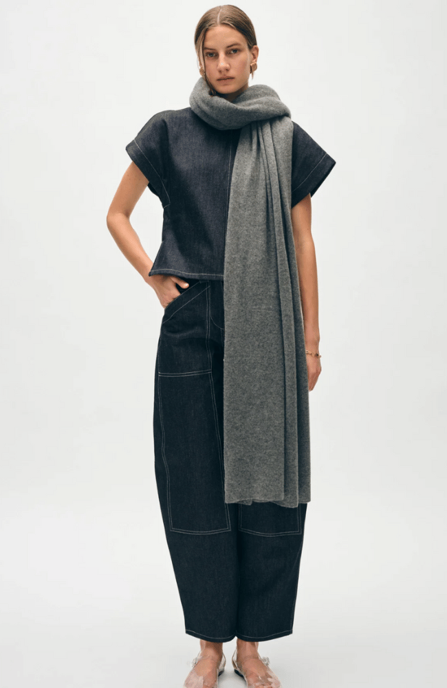 CASHMERE TRAVEL WRAP GRAPHITE HEATHER-WHITE + WARREN-FLOW by nicole