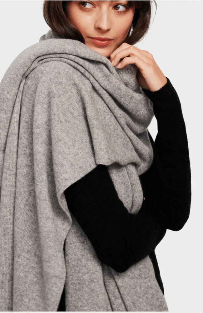 CASHMERE TRAVEL WRAP - GREY HEATHER-WHITE and WARREN-FLOW by nicole