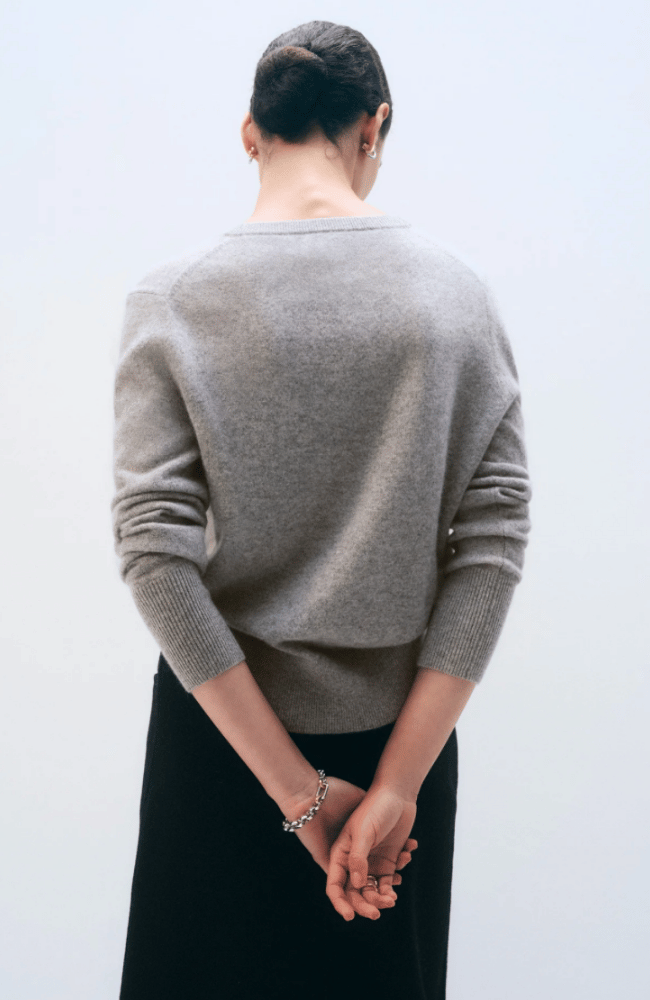 CASHMERE V NECK SWEATER in GREY HEATHER-WHITE and WARREN-FLOW by nicole