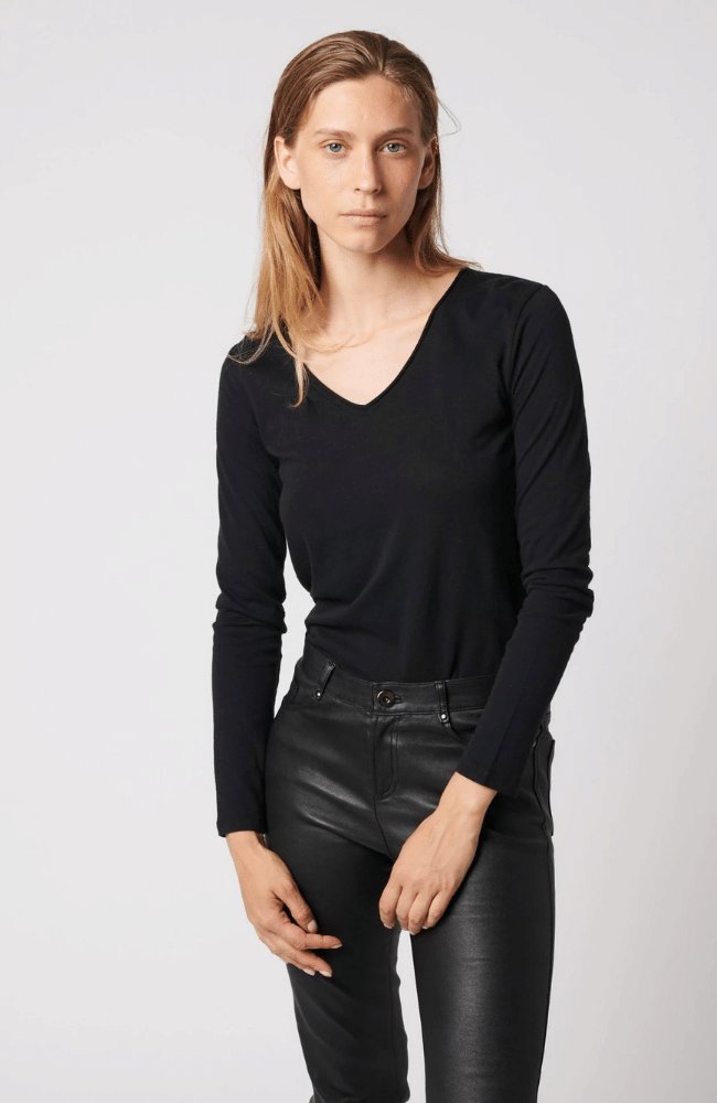 COTTON CASHMERE V NECK IN BLACK-MAJESTIC FILATURES-FLOW by nicole