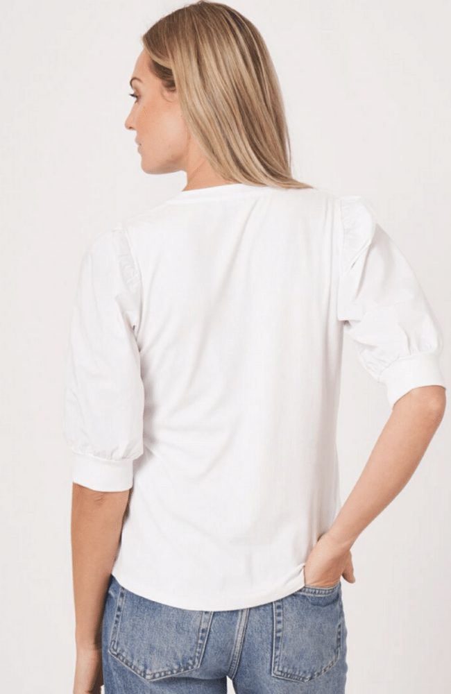 HENLY TOP SHORT PUFF SLEEVES - WHITE-REPEAT-FLOW by nicole