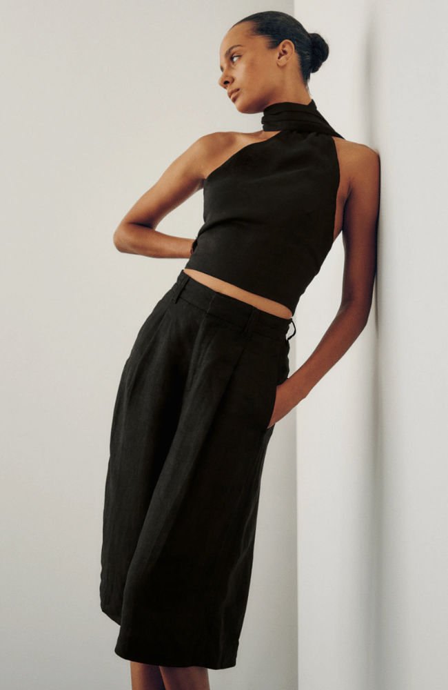 HEPBURN PLEATED SHORT in BLACK LINEN-DL 1961-FLOW by nicole