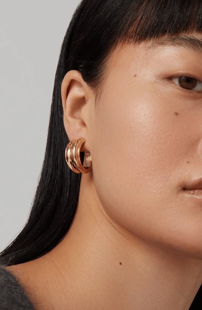 LENNON HOOP EARRINGS GOLD-JENNY BIRD-FLOW by nicole