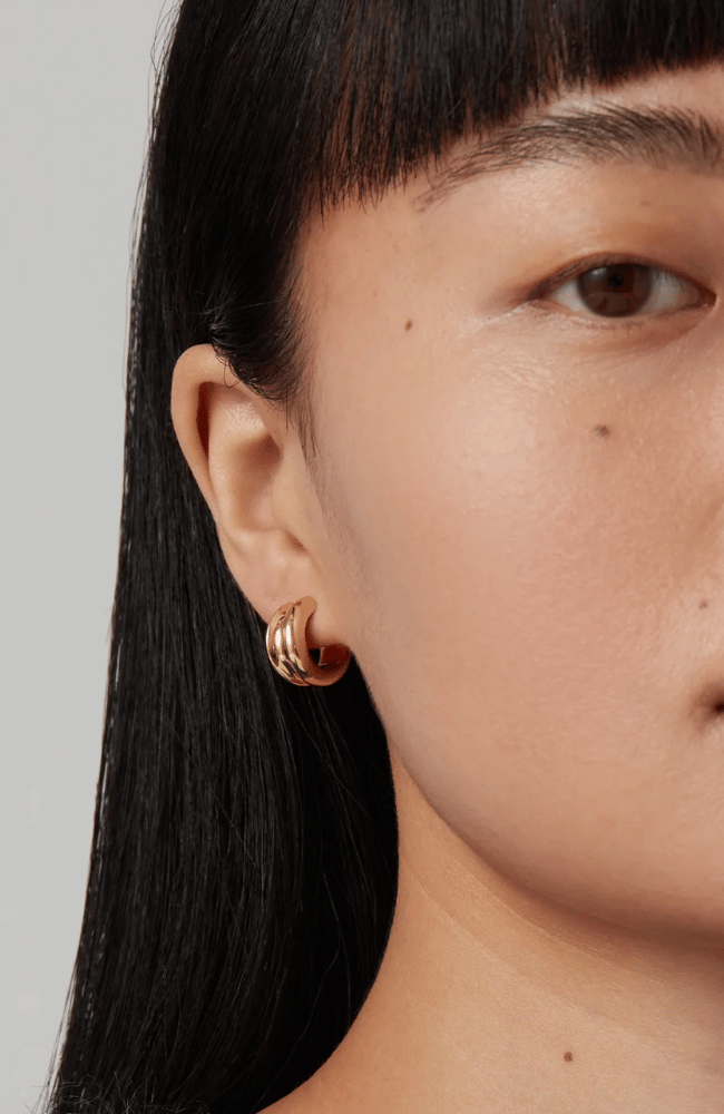 MINI LENNON HOOP EARRINGS in GOLD-JENNY BIRD-FLOW by nicole