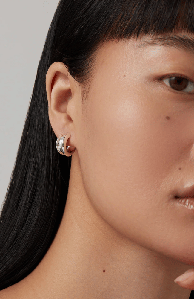 MINI LENNON HOOP EARRINGS in SILVER-JENNY BIRD-FLOW by nicole