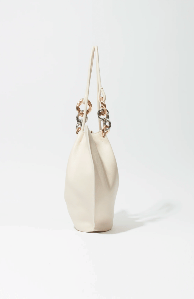 ARLO CHAIN PEBBLE LEATHER TOTE BAG in CREAM-SIMKHAI-FLOW BY NICOLE CANADA