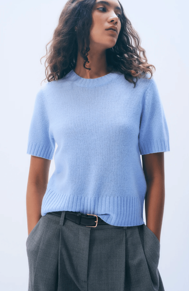 CASHMERE FEATHERWEIGHT T-SHIRT in BLUE VAPOR-WHITE and WARREN-FLOW BY NICOLE CANADA