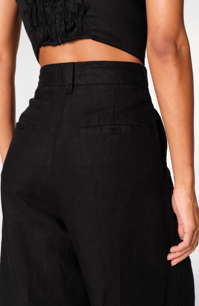 HEPBURN PLEATED SHORT in BLACK LINEN-DL1961-FLOW BY NICOLE CANADA