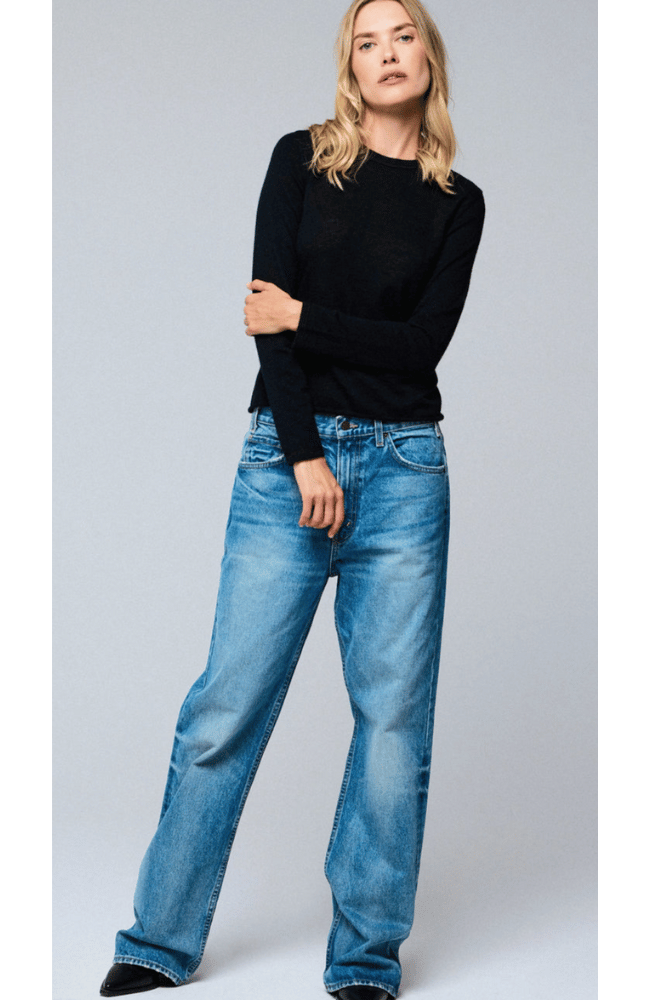 MACHINE WASHABLE CREWNECK CASHMERE SWEATER in NOIR-MAJESTIC FILATURES-FLOW BY NICOLE CANADA