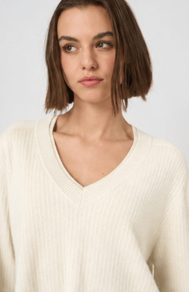 ORGANIC CASHMERE VNECK SWEATER in CREAM-REPEAT-FLOW BY NICOLE CANADA