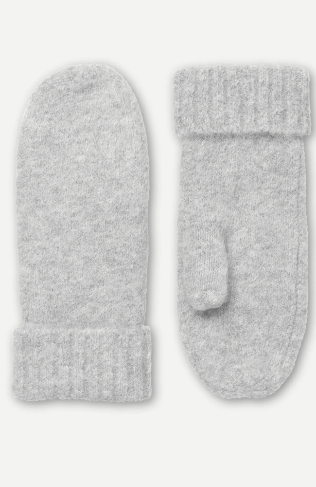 SAJEANNE MITTENS in LIGHT GREY-SAMSOE-FLOW BY NICOLE CANADA