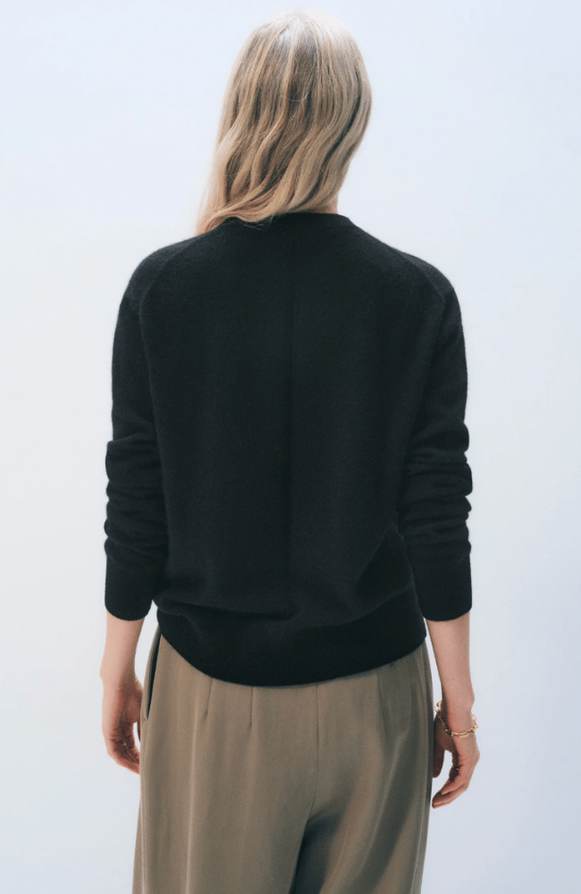 CASHMERE CREWNECK SWEATER in BLACK-WHITE and WARREN-FLOW BY NICOLE CANADA