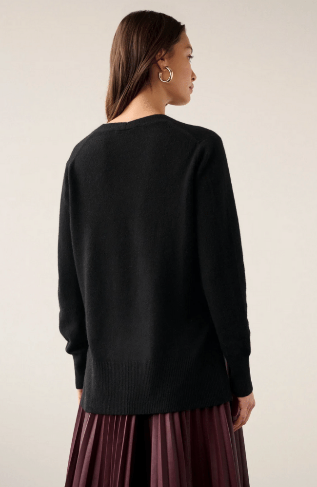 CASHMERE RELAXED V NECK - BLACK-WHITE + WARREN-FLOW BY NICOLE CANADA