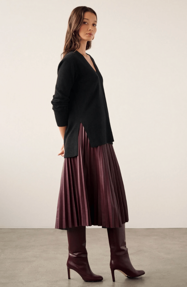 CASHMERE RELAXED V NECK - BLACK-WHITE + WARREN-FLOW BY NICOLE CANADA