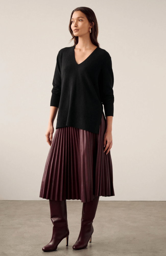 CASHMERE RELAXED V NECK - BLACK-WHITE + WARREN-FLOW BY NICOLE CANADA
