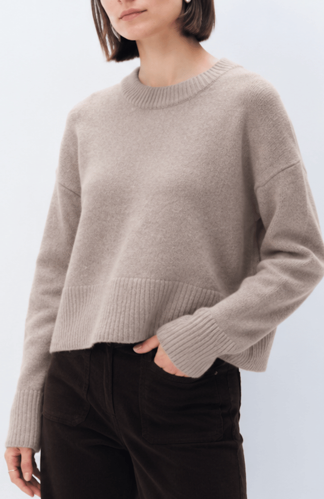CASHMERE SCARF BLEND SWEATER in MISTY BROWN HEATHER-WHITE & WARREN-FLOW BY NICOLE CANADA
