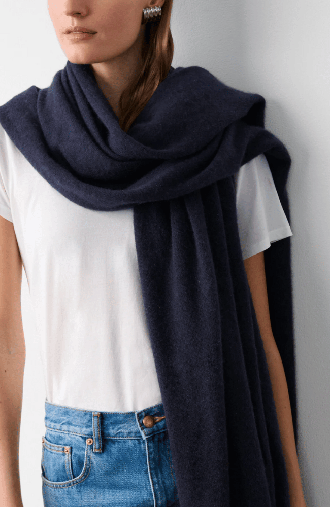 CASHMERE TRAVEL WRAP DEEP NAVY-WHITE & WARREN-FLOW BY NICOLE CANADA