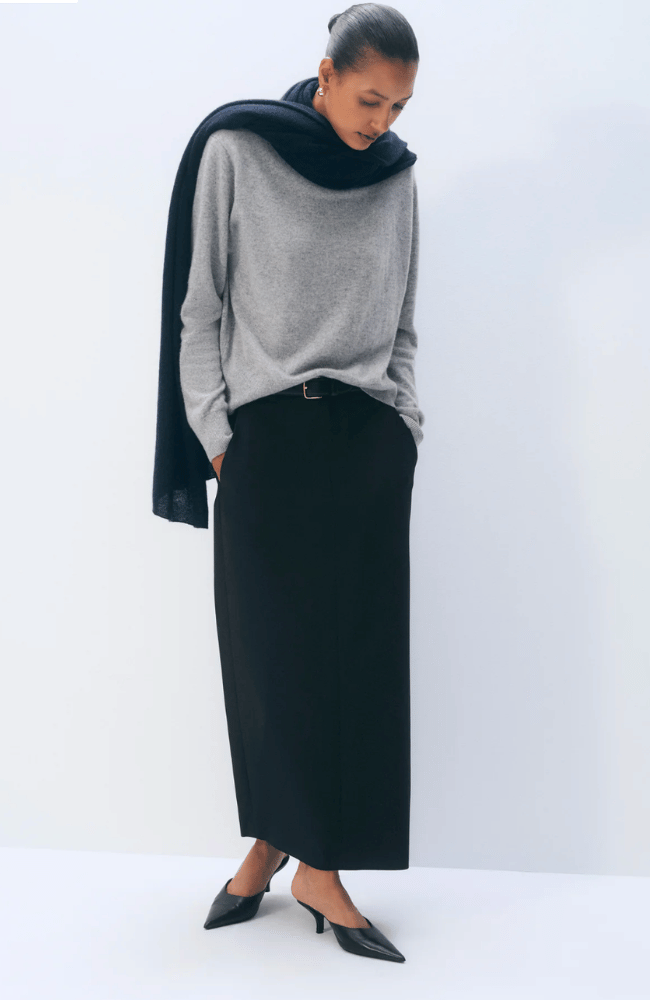 CASHMERE TRAVEL WRAP in DEEP NAVY-WHITE & WARREN-FLOW BY NICOLE CANADA