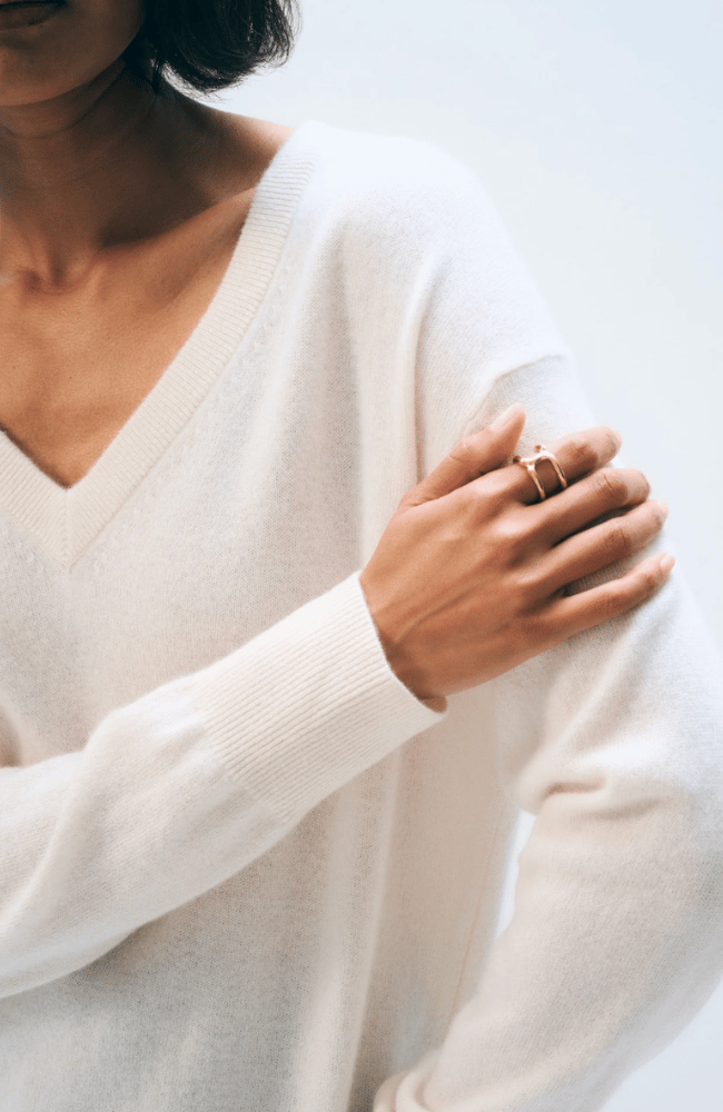 CASHMERE V NECK SWEATER in SOFT WHITE-WHITE & WARREN-FLOW BY NICOLE CANADA